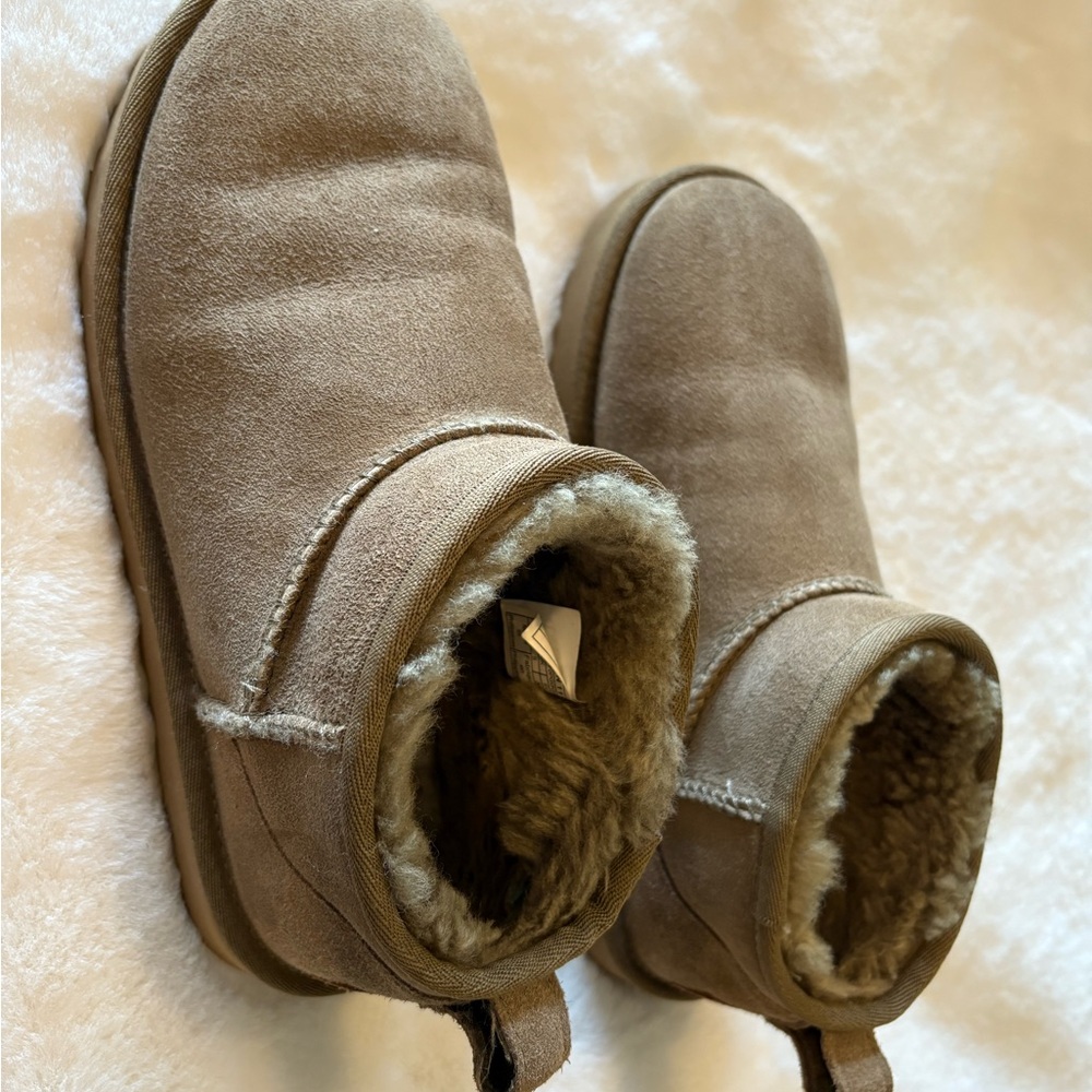UGG Caribou color Booties